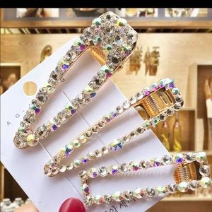 Beautiful Swarovski big Hair clips Trio set